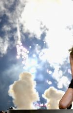 TAYLOR SWIFT Performs at 1989 World Tour in Nashville 09/25/201508/21/2015