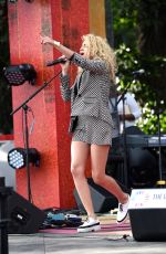 TORI KELLY at 2015 Global Citizen Festival to End Wxtreme Powerty by 2030 in New York