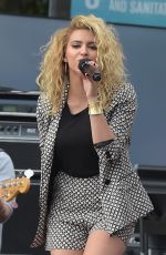 TORI KELLY at 2015 Global Citizen Festival to End Wxtreme Powerty by 2030 in New York