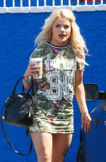 WITNEY CARSON Arrives at DWTS Rehersal Studio in Hollywood 09/23/2015