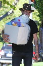ZOE SALDANA Arrives at Her Friends Baby Shower in Hancock Park 09/27/2015