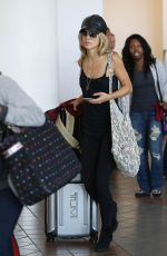 ANNALYNNE MCCORD at Los Angeles international Airport 09/18/2015