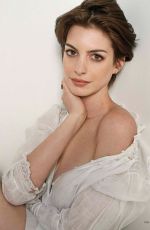 ANNE HATHAWAY in Esquire Magazine, Mexico October 2015 Issue