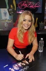 ASHLEY BENSON, LUCY HALE and SHAY MITCHELL at New York Comic-con 10/09/2015