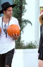 AVRIL LAVIGNE Shopping a Pumpkin in Beverly Hills 10/22/2015
