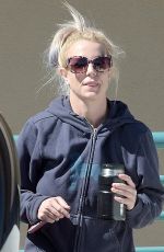 BRITNEY SPEARS Leaves a Recording Studio in Westlake Village 10/09/2015