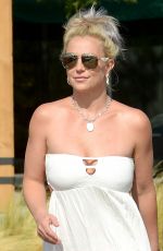 BRITNEY SPEARS Out and About in Los Angeles 10/12/2015