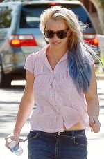 BRITNEY SPEARS Out and About in Westlake Village 10/07/2015