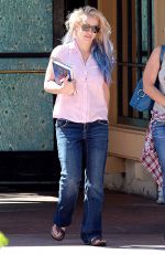 BRITNEY SPEARS Out and About in Westlake Village 10/07/2015