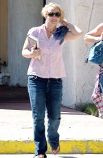 BRITNEY SPEARS Out and About in Westlake Village 10/07/2015