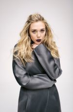 ELIZABETH OLSEN in L