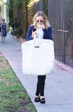 ELIZABETH OLSEN Out Shopping in Los Angeles 10/20/2015