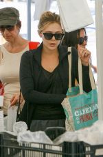 ELIZABETH OLSEN Shopping at Farmers