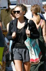 ELIZABETH OLSEN Shopping at Farmers