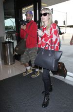 EMMA ROBERTS Arrives at Los Angeles Internatiobal Airport 10/19/2015