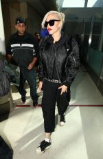 GWEN STEFANI Arrives at Los Angeles International Airport 10/18/2015