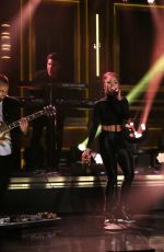 HAILEE STEINFELD Performs at The Tonight Show with Jimmy Fallon in New York 10/06/2015