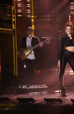 HAILEE STEINFELD Performs at The Tonight Show with Jimmy Fallon in New York 10/06/2015