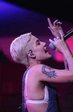 HALSEY Performs at 2015 Life is Beautiful Festival in Las Vegas 09/27/2015