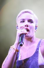 HALSEY Performs at 2015 Life is Beautiful Festival in Las Vegas 09/27/2015