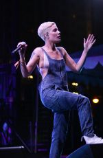 HALSEY Performs at 2015 Life is Beautiful Festival in Las Vegas 09/27/2015