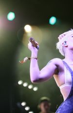 HALSEY Performs at 2015 Life is Beautiful Festival in Las Vegas 09/27/2015