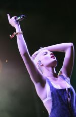 HALSEY Performs at 2015 Life is Beautiful Festival in Las Vegas 09/27/2015