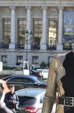 JADA PINKETT SMITH Arrives at Guy Laroche Fashion Show in Paris 09/30/2015