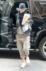 JENNIFER ANISTON Arrives at Her Hotel in New York 10/09/2015