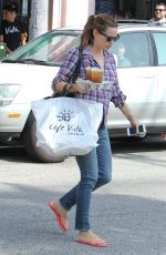 JENNIFER GARNER at a Nail Salon in Los Angeles 10/17/2015
