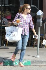 JENNIFER GARNER at a Nail Salon in Los Angeles 10/17/2015