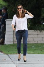 JENNIFER GARNER at Country Mart in Los Angeles 10/29/2015