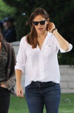 JENNIFER GARNER at Country Mart in Los Angeles 10/29/2015