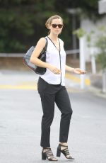 JENNIFER GARNER at Farmer