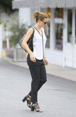 JENNIFER GARNER at Farmer