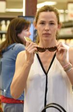 JENNIFER GARNER at Farmer