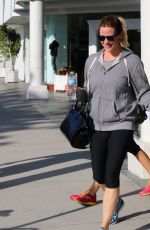 JENNIFER GARNER Leaves a Yoga Class in Brentwood 10/23/2015