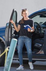 JENNIFER GARNER Out and About in Los Angeles 09/30/2015