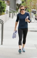 JENNIFER GARNER Out and About in Los Angeles 10/22/2015