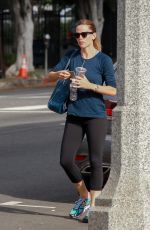 JENNIFER GARNER Out and About in Los Angeles 10/22/2015