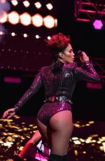 JENNIFER LOPEZ Performs at Mega 97.9 Megaton Concert in New York 10/28/2015