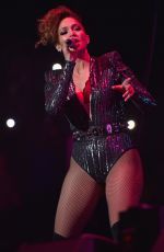 JENNIFER LOPEZ Performs at Mega 97.9 Megaton Concert in New York 10/28/2015