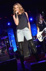 JENNIFER NETTLES Performs at CAA Party on Day 2 10/12/2015