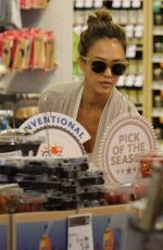 JESSICA ALBA Shopping in Los Angeles 10/10/2015