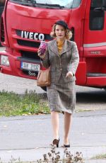 JESSICA CHASTAIN on the Set of Zookeeper
