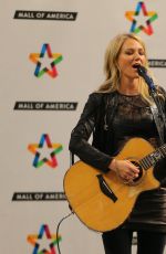 JEWEL KILCHER Performs at Mall of America in Bloomington 10/05/2015