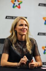 JEWEL KILCHER Performs at Mall of America in Bloomington 10/05/2015