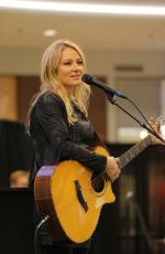 JEWEL KILCHER Performs at Mall of America in Bloomington 10/05/2015