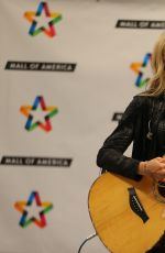 JEWEL KILCHER Performs at Mall of America in Bloomington 10/05/2015