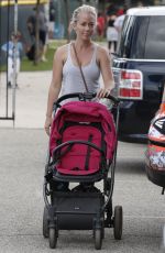 KENDRA WILKINSON Out and About in Calabasas 10/18/2015
